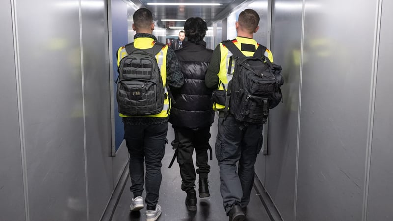 Nach Verfassungsgerichtsurteil - Das muss sich bei Abschiebungen ändern!