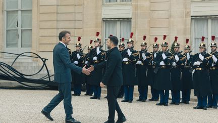 Guerre en Ukraine : Emmanuel Macron recevra Volodymyr Zelensky lundi à Paris