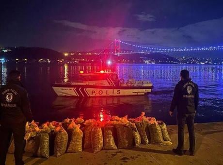 İstanbul’da ele geçirildi! Tam 2 ton 350 kilogram canlı midye