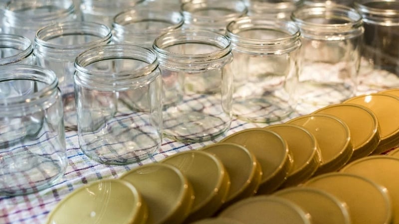 Herkesin en büyük alışkanlığı! Evde boş cam kavanozu saklamayı acilen bırakın: Zehirleyebiliyor