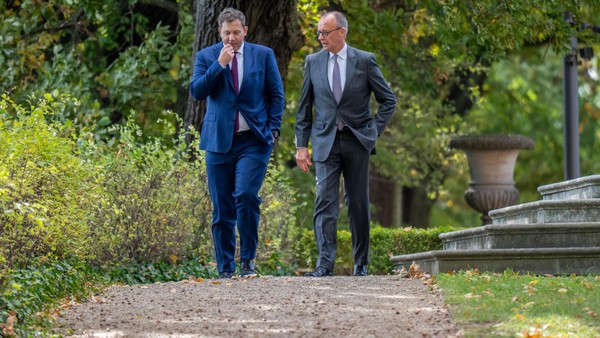 Merz und Klingbeil: Was das deutsche Duo in Afrika will