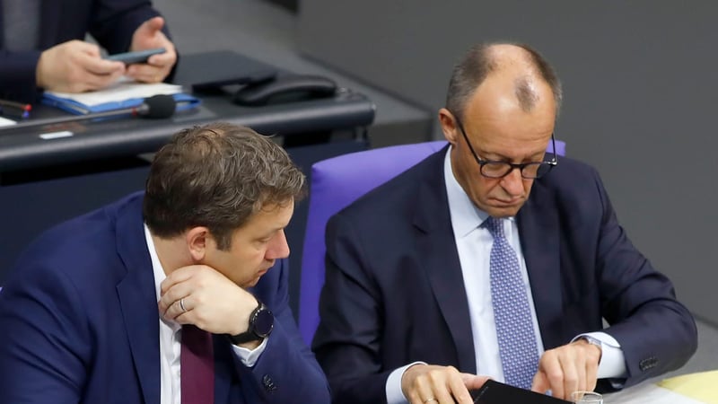 Top-Finanzexperte macht Schock-Berechnung - 2035 frisst der Sozialstaat 300 Milliarden Euro!