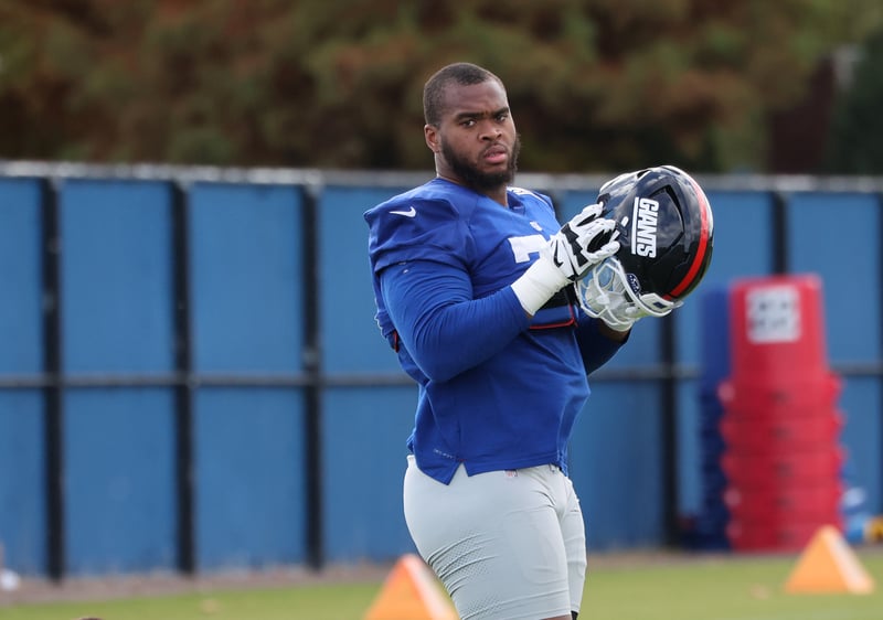 Evan Neal lands on IR in likely end to disappointing Giants tenure