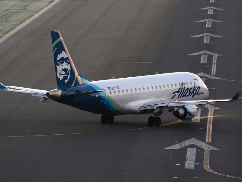 Off-duty pilot who tried to turn off engines in midair after taking magic mushrooms thought he was 'trapped in a dream or already dead'