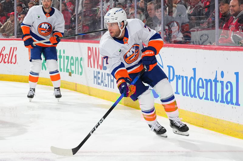 Islanders defenseman pays tribute to Post’s Larry Brooks: ‘Nobody did the job like him’