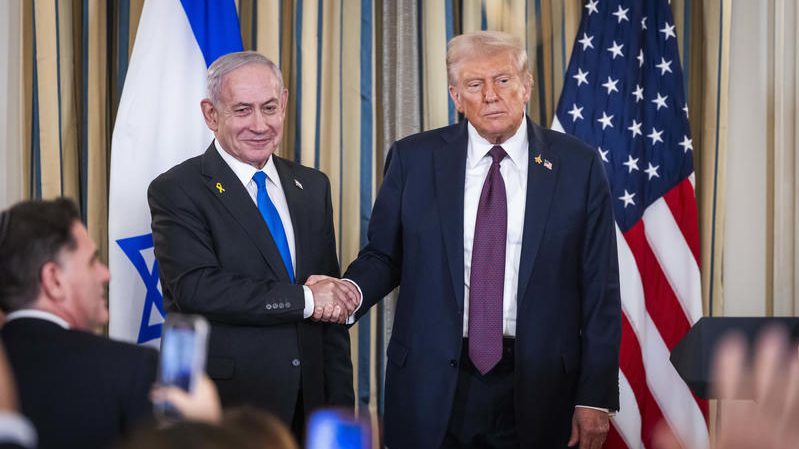 « Il est temps de laisser Bibi unir Israël en le graciant » : Donald Trump vole au secours de son ami Netanyahou