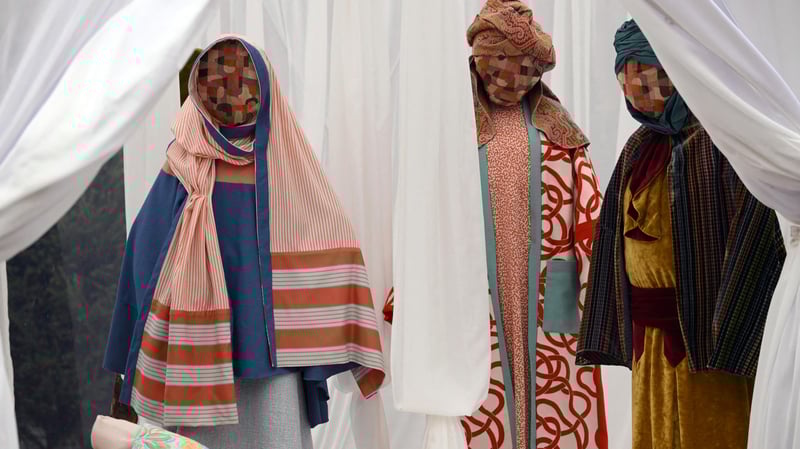 « On sait qu’on touche au sacré » : à Bruxelles, la crèche aux personnages sans visage suscite la controverse