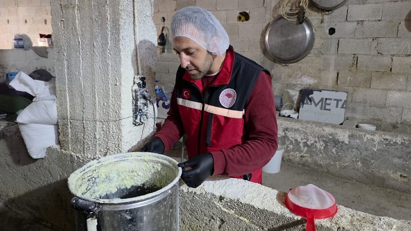 Yoğurt ve peynir imalathanesinde hijyen skandalı: Küflü kazanlarla üretim yapan tesis mühürlendi