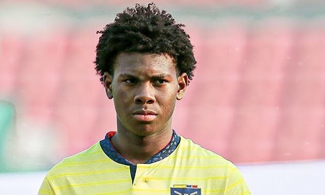 Chelsea sign ANOTHER boy wonder from Moises Caicedo's former club - with defender, 16, set to join in 2028