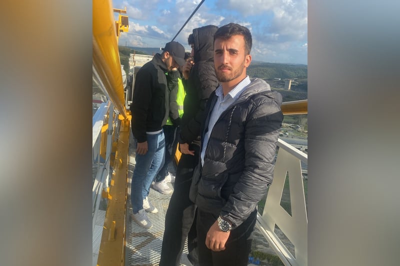 Ücretleri ödenmeyen inşaat işçileri kule vince çıktı: Paramız yatmadan inmeyeceğiz