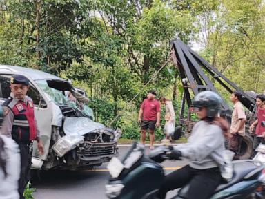A minibus carrying Chinese tourists crashes in Bali, killing 5 passengers