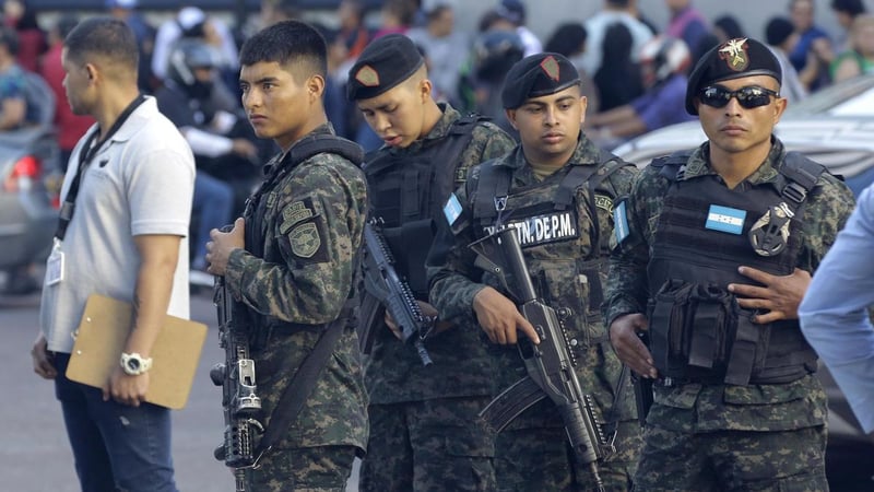 Violencia, acusaciones de fraude y el intervencionismo de EEUU marcan las elecciones de Honduras