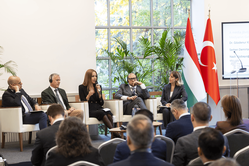 Türkiye ve Macaristan'dan dezenformasyona karşı ortak duruş! Budapeşte'de medya buluşması