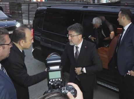 Bakan Yumaklı'dan Şehit Pilot Hasan Bahar'ın ailesine taziye ziyareti