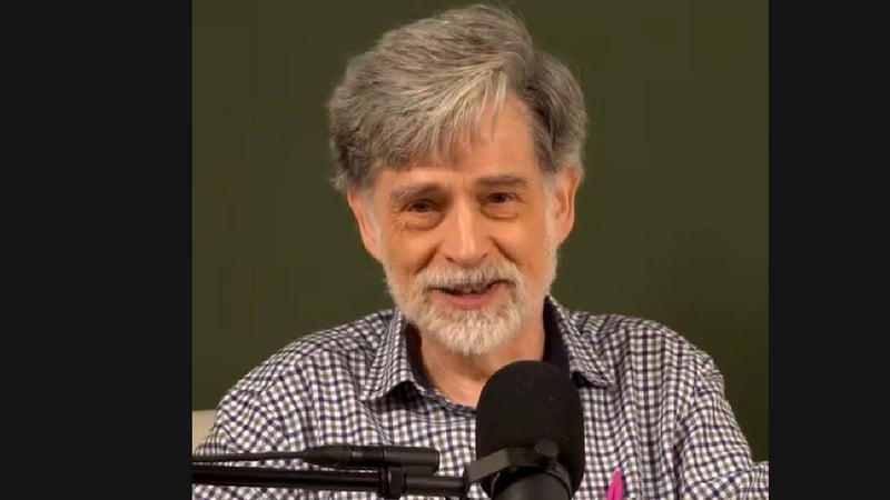 Carlos González, pediatra: "Los padres no pueden pretender que los abuelos hagan todo como ellos quieren"