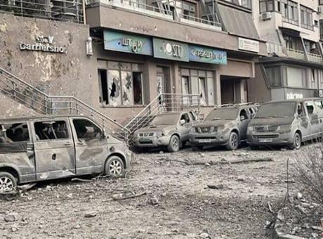 Azerbaycan'dan Moskova'ya nota! Rus füzesi, Kiev'deki büyükelçilik binasına düştü