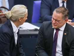 Partei zwischen Putin und Trump: Verunglückte Mail wirft Schlaglicht auf Konflikt in der AfD