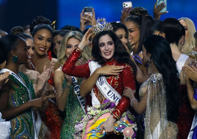 Beauty queen who walked out of Miss Universe pageant ends up winning it