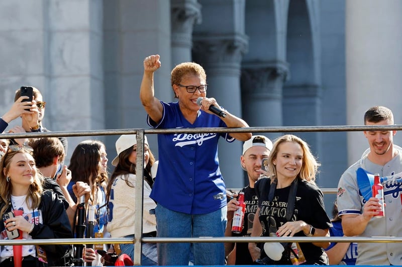 Dodgers Gondola Project Gets Disappointing Update From Los Angeles Mayor