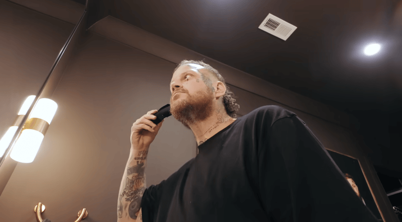 Jelly Roll reveals major transformation after shaving his beard and losing weight