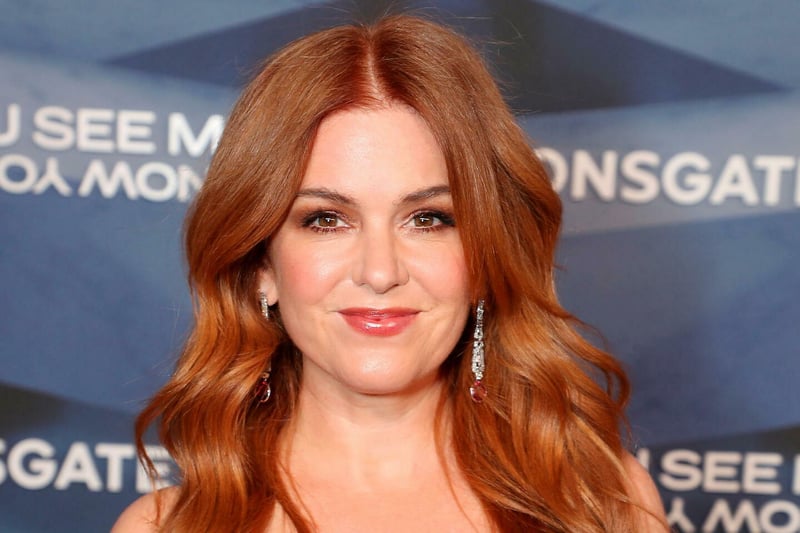 « Mon cœur est brisé » : Isla Fisher bouleversée par la mort de l’autrice Sophie Kinsella