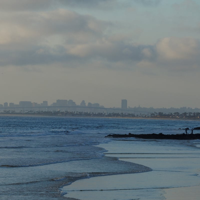 4 Dead After Suspected Migrant Boat Overturns Near a San Diego Area Beach