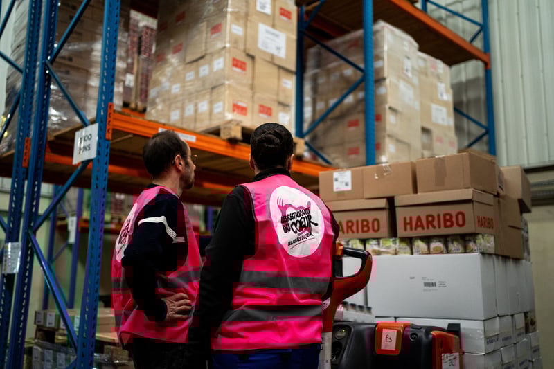 Restos du cœur : l’infox sur le refus des aliments contenant du porc refait surface