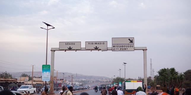 Mali : la France réduit son personnel diplomatique alors que les violences des groupes djihadistes augmentent