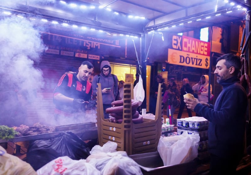 Tourist mother, 2 children dead after suspected food poisoning in Istanbul