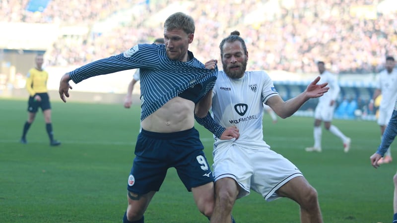 2:0 gegen Schweinfurt - Hansa siegt in ungewöhnlichen Trikots