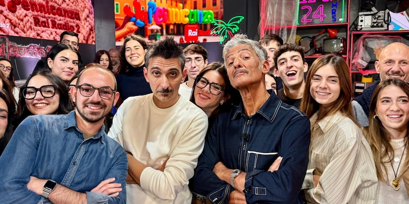 Fiorello tra calcio e Musetti su Radio2: ironia sul 9-0 e sulla Davis mancata