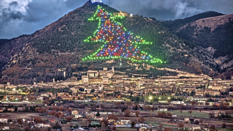 Advent in Italien: Der Weltrekord-Weihnachtsbaum