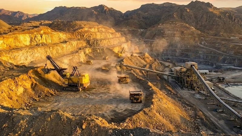 Ülkede devasa büyüklükte altın rezervi bulundu: Her taşın altından külçe külçe altın çıkıyor