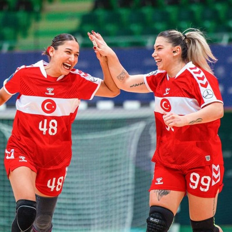 Kadın milli hentbolcular Riyad'da şampiyon!