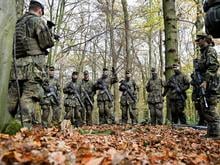 Bereitschaft zum Wehrdienst gering: Klare Mehrheit steht hinter verpflichtender Musterung aller jungen Männer