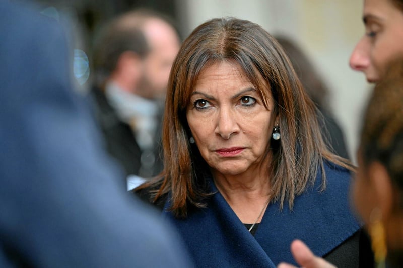 Comment Anne Hidalgo contourne le contrôle du Conseil de Paris pour voyager en business