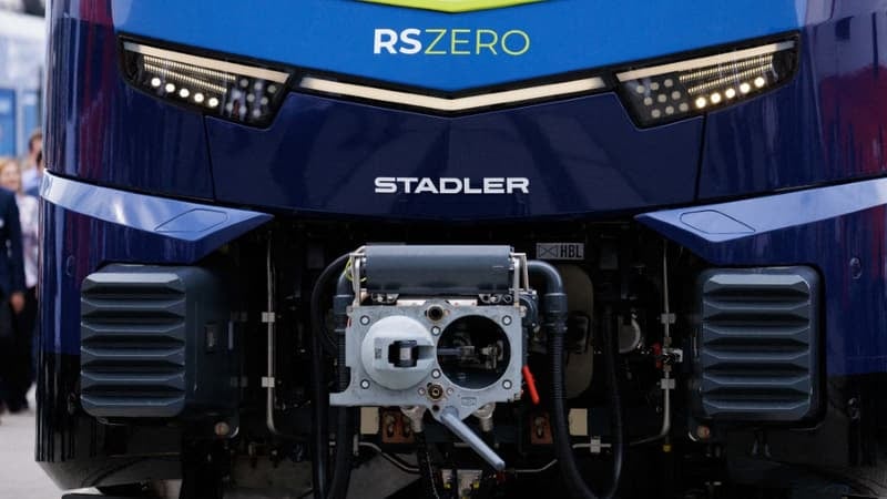 La Suisse choisit l'allemand Siemens pour un gros contrat ferroviaire: le constructeur national Stadler Rail "ne comprend pas cette décision" et saisit la justice