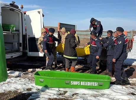 Sivas'ta 9 gündür aranan yaşlı adam arazide ölü bulundu