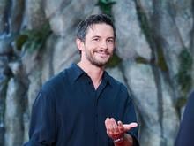 „Wicked“-Star Jonathan Bailey: Als schwuler Schüler fühlte er sich nicht sicher