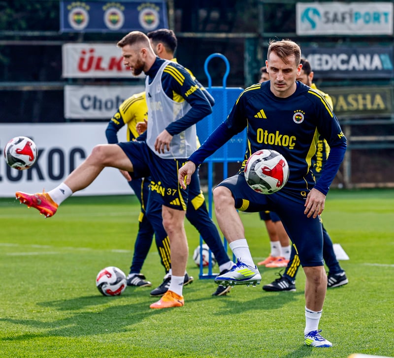 Fenerbahçe'de Rizespor hazırlıkları ara vermeden sürdü
