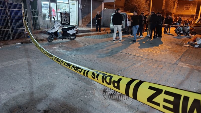 Berber dükkanında silahlı çatışma; Çok sayıda yaralı var