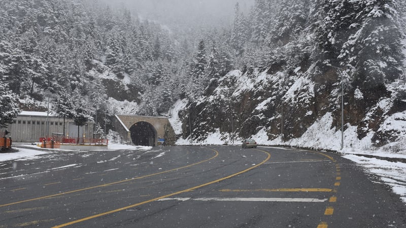 Kış soğuk yüzünü gösteriyor! İşte lapa lapa kar yağacak 6 şehrimiz