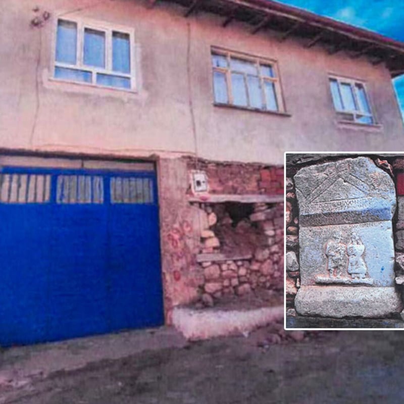 Tarihi eser evin duvarındaydı... Ne yaptın muhtar?