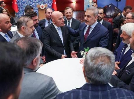 Dışişleri Bakanı Hakan Fidan, Almanya'da Türk STK temsilcileriyle görüştü