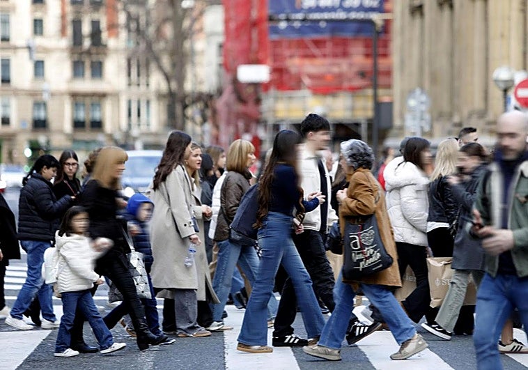 PNV, PSE y EH Bildu se pegan por ver quién es más de centro en Euskadi