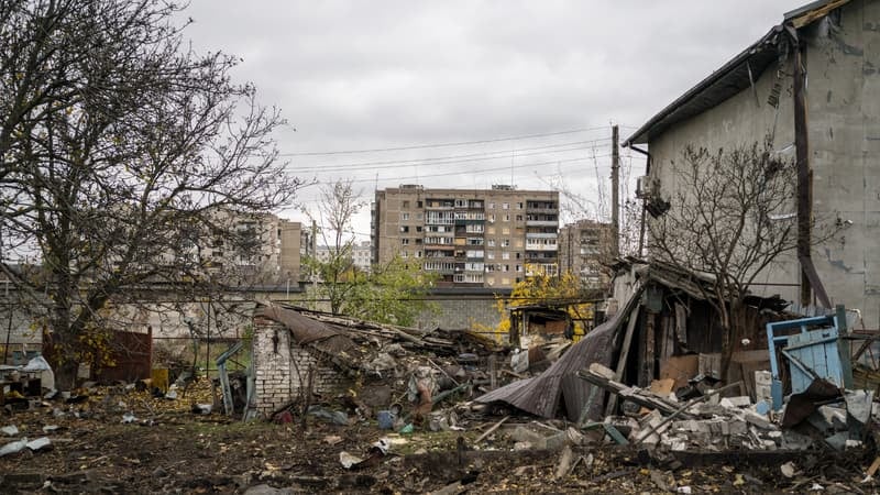 La Russie dit à l'Ukraine de négocier "maintenant" plutôt que de perdre plus de territoires