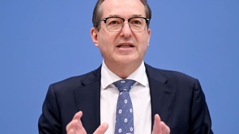 Infrastruktur: Dobrindt erwägt Bauteil-Austausch in kritischer Infrastruktur