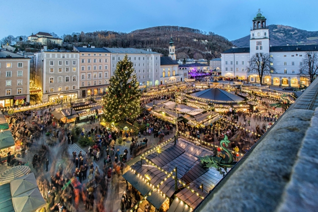 Österreich - Christkindlmarkt unter Mozarts Augen