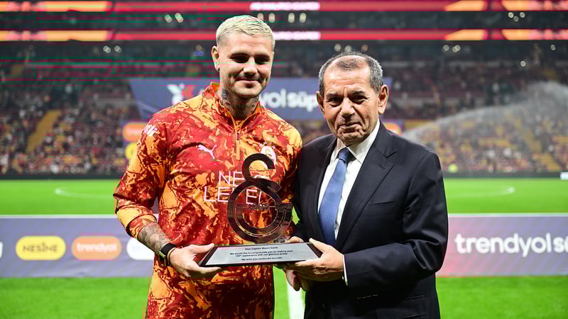 Galatasaray'dan Mauro Icardi'ye 100. maç plaketi