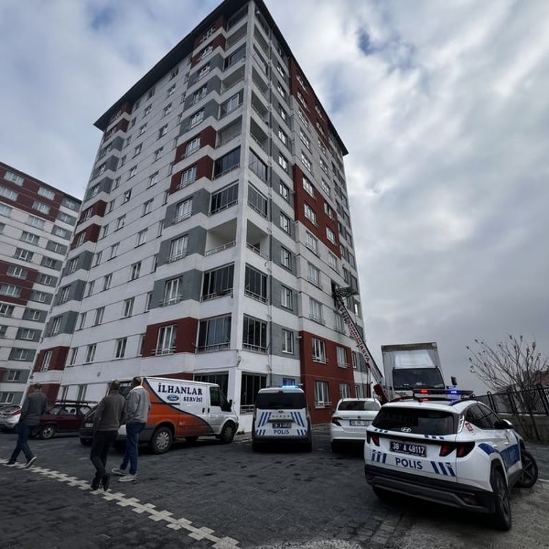 Eşya taşımaya giden nakliyeciyi ev sahibi bıçakladı!